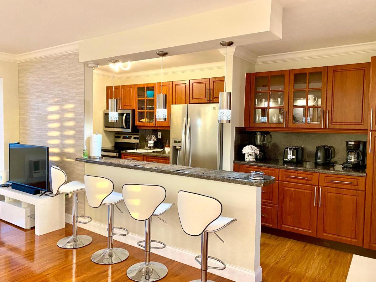 Deluxe Waterfront One Bedroom Apartment With Miami Skyline View, Free Parking 5 Mins Drive To ไมอามีบีช ภายนอก รูปภาพ