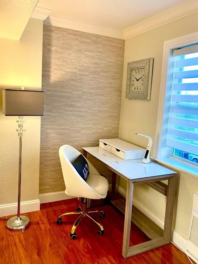 Deluxe Waterfront One Bedroom Apartment With Miami Skyline View, Free Parking 5 Mins Drive To ไมอามีบีช ภายนอก รูปภาพ