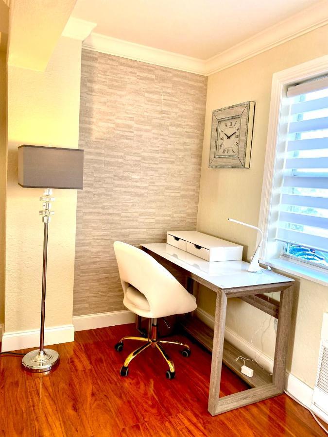 Deluxe Waterfront One Bedroom Apartment With Miami Skyline View, Free Parking 5 Mins Drive To ไมอามีบีช ภายนอก รูปภาพ